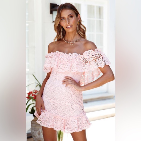 Saints+Secrets Dresses & Skirts - SAINTS + SECRETS Lace Off-Shoulder Dress
